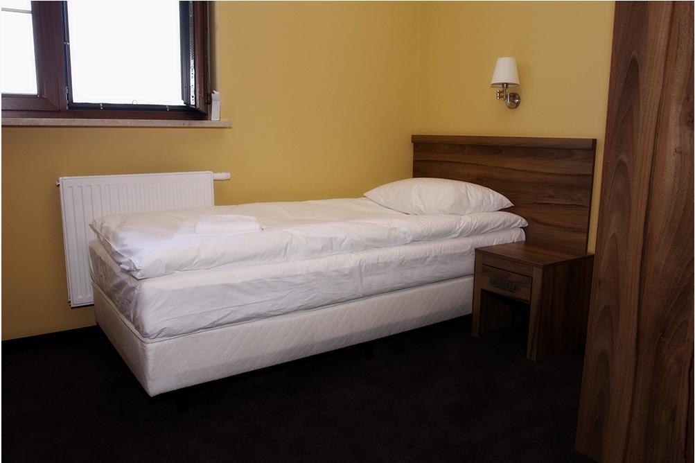 Hotel Ambasada Krobia Cameră foto